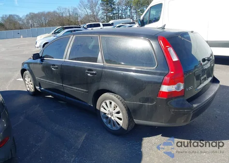 2005 Volvo V50 2.4I z USA, uszkodzony, nr VIN YV1MW382452047223